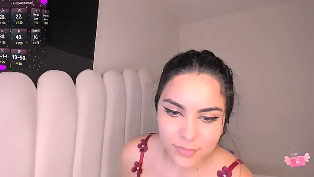 nahla jameel online show from 12/11/24, 10:03