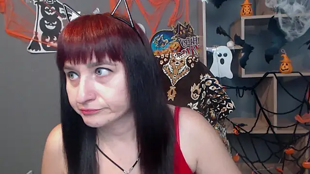 NinaFlawlees online show from 10/30/25, 01:01