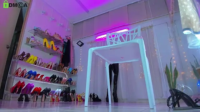 kendrarioss online show from 10/24/25, 09:00