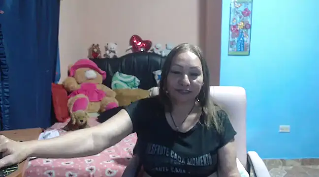 Snapshot of milfeddy_ chatting on 02/18/25, 12:04 milfeddy online show from 02/18/25, 12:04