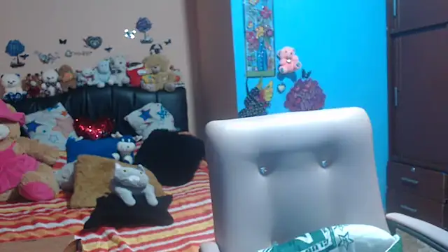 Snapshot of milfeddy_ chatting on 03/08/25, 12:22 milfeddy online show from 03/08/25, 12:22