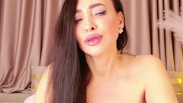 Snapshot of NaomiBlack35 chatting on 01/27/25, 06:52 NaomiBlack35 online show from 01/27/25, 06:52