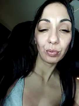 Snapshot of LeticiaWoods chatting on 03/05/25, 09:26 LeticiaWoods online show from 03/05/25, 09:26