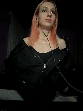 Snapshot of bunnydark00 chatting on 10/04/25, 03:37 bunnydark00 online show from 10/04/25, 03:37