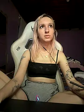 bunnydark00 online show from 10/17/25, 03:10