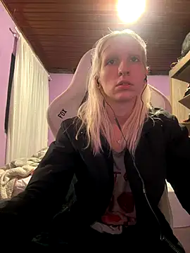 bunnydark00 online show from 11/08/25, 02:34