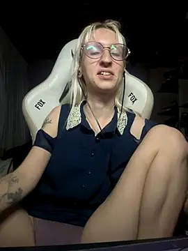 bunnydark00 online show from 11/22/25, 03:16