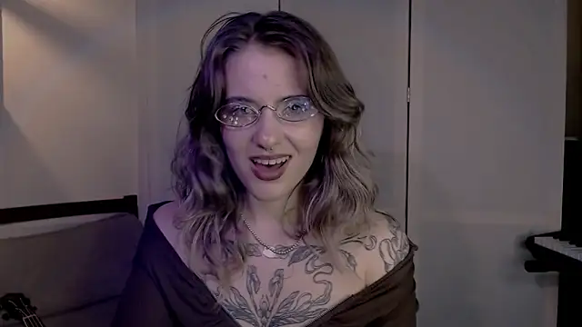 risha laas online show from 12/05/24, 07:17