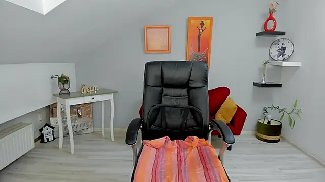 LollaGirl online show from 01/20/25, 04:21