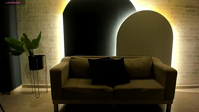 RossieRhoades online show from 10/20/25, 07:25