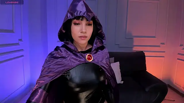 RossieRhoades online show from 10/31/25, 08:43