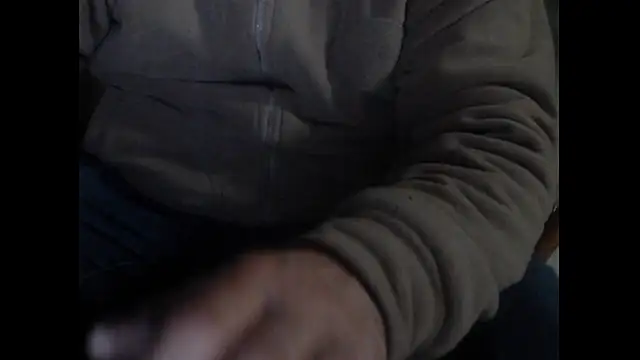 Snapshot of masculine_bear_daddy chatting on 12/29/24, 06:05 masculine bear daddy online show from 12/29/24, 06:05