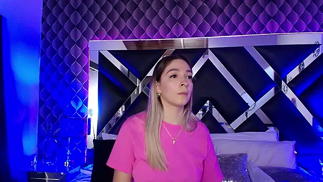 victoriaa lee  online show from 09/08/25, 09:14