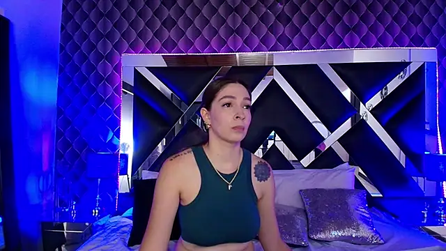 victoriaa lee  online show from 09/23/25, 07:28