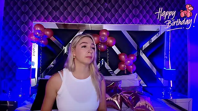 victoriaa lee  online show from 10/07/25, 07:11