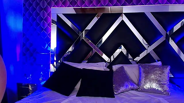 victoriaa lee  online show from 10/11/25, 08:40