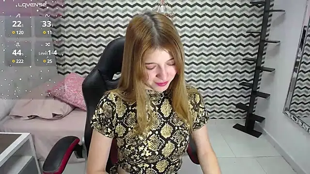 Snapshot of LILAFAVE chatting on 02/15/25, 12:22 LILAFAVE online show from 02/15/25, 12:22