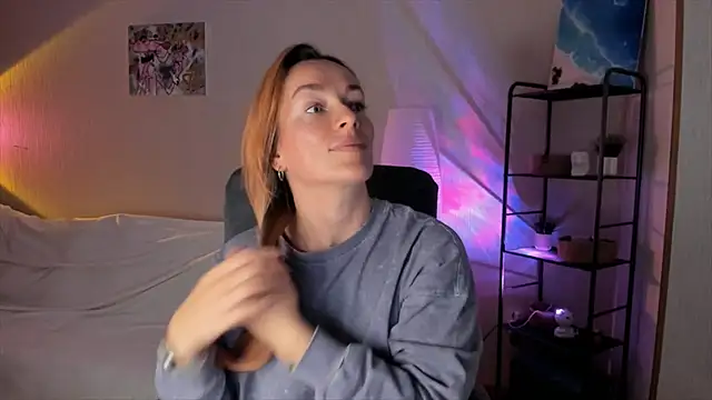 Snapshot of RebeccaMartinez chatting on 10/25/25, 10:01 RebeccaMartinez online show from 10/25/25, 10:01