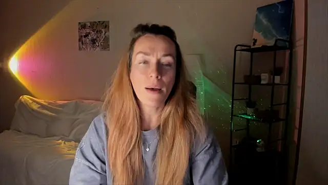 Snapshot of RebeccaMartinez chatting on 10/26/25, 11:05 RebeccaMartinez online show from 10/26/25, 11:05