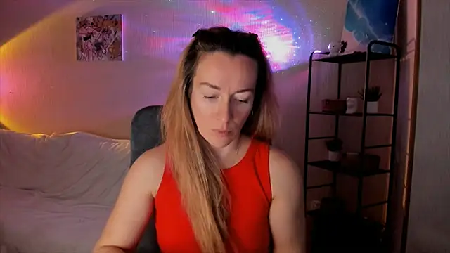 Snapshot of RebeccaMartinez chatting on 11/10/25, 06:12 RebeccaMartinez online show from 11/10/25, 06:12