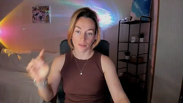 Snapshot of RebeccaMartinez chatting on 11/13/25, 08:24 RebeccaMartinez online show from 11/13/25, 08:24