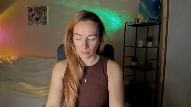 Snapshot of RebeccaMartinez chatting on 11/14/25, 07:40 RebeccaMartinez online show from 11/14/25, 07:40