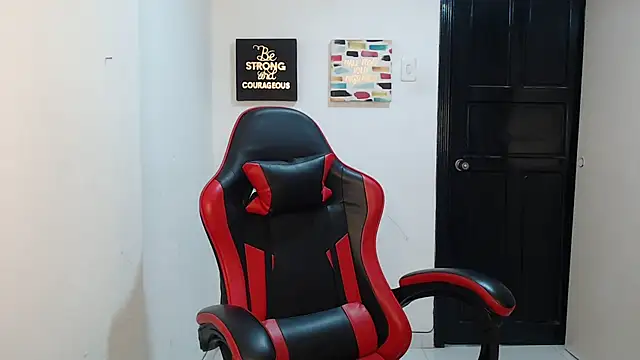 Liamiler01  online show from 09/22/25, 12:40