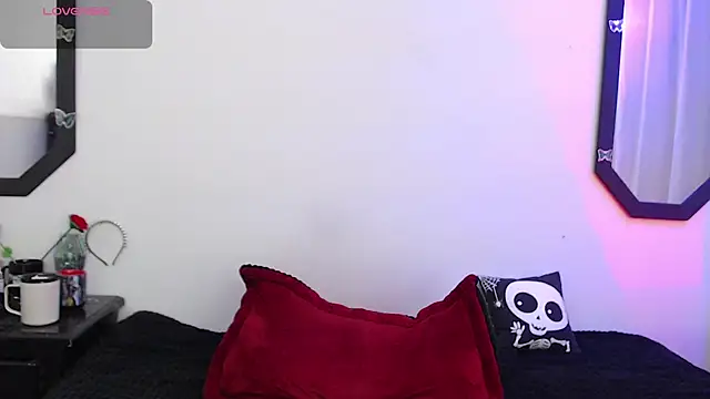 Amy Aloqua online show from 10/06/25, 03:09