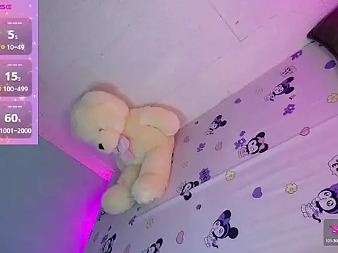 katie white online show from 10/06/25, 12:57