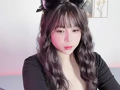   Lyly   online show from 11/05/25, 01:27