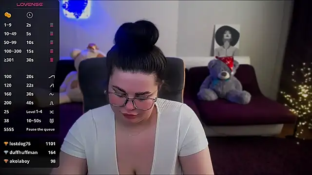 Emily Mo online show from 01/05/25, 09:37