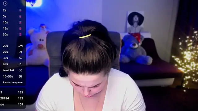 Emily Mo online show from 01/12/25, 12:33