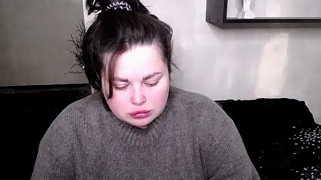 Emily Mo online show from 10/22/25, 05:30