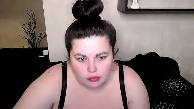 Emily Mo online show from 11/12/25, 06:47