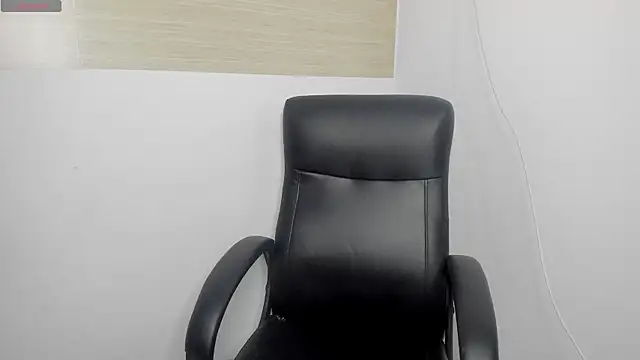 Snapshot of kiara_advani__ chatting on 09/30/25, 02:11 kiara advani online show from 09/30/25, 02:11