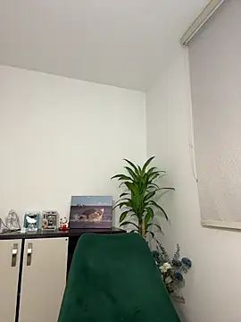 Your Honeey online show from 11/04/25, 12:21