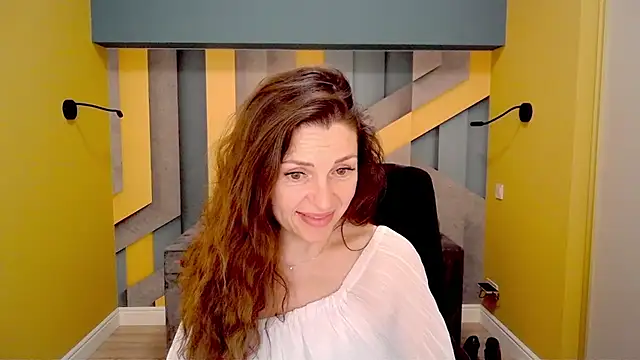 Snapshot of EllaLong chatting on 02/22/25, 03:47 EllaLong online show from 02/22/25, 03:47