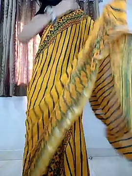 Snapshot of _surbhi_ chatting on 11/14/25, 04:11 surbhi online show from 11/14/25, 04:11