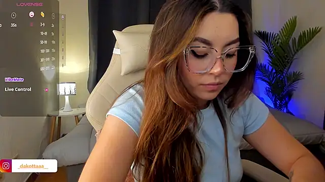 dakottaa  online show from 10/20/25, 11:38