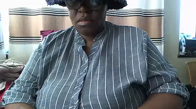 Snapshot of BustyyGoddess chatting on 01/22/25, 06:10 BustyyGoddess online show from 01/22/25, 06:10