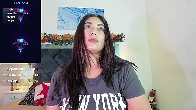 Lauralove 69 online show from 12/12/24, 01:53