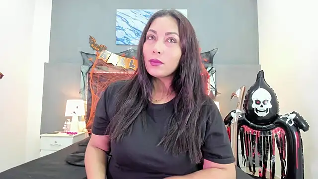 Lauralove 69 online show from 10/29/25, 08:21