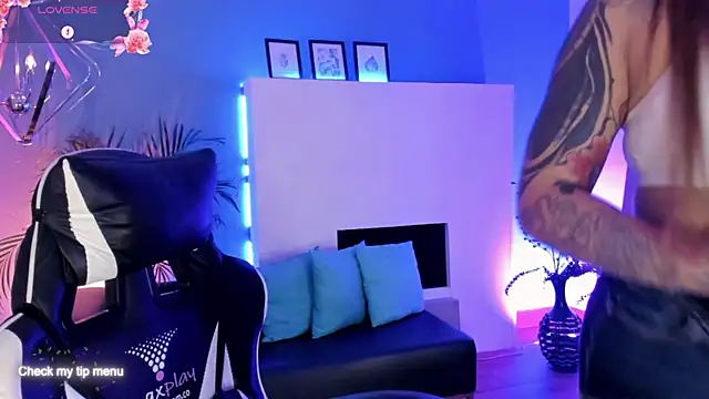 Megan inked online show from 11/16/25, 03:23