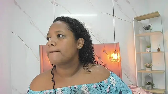 Belle Brunette online show from 10/07/25, 09:34