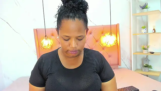 Belle Brunette online show from 10/18/25, 09:26