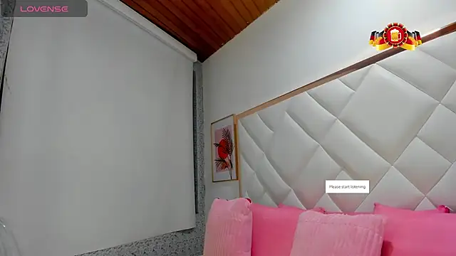 Snapshot of EmiliBonnie chatting on 09/28/25, 10:37 EmiliBonnie online show from 09/28/25, 10:37
