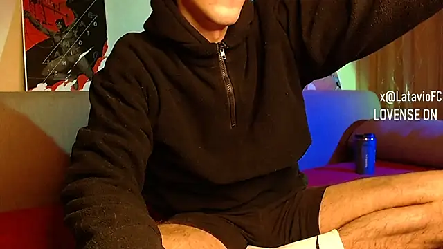 Snapshot of Midnighter_ chatting on 12/16/24, 06:43 Midnighter  online show from 12/16/24, 06:43