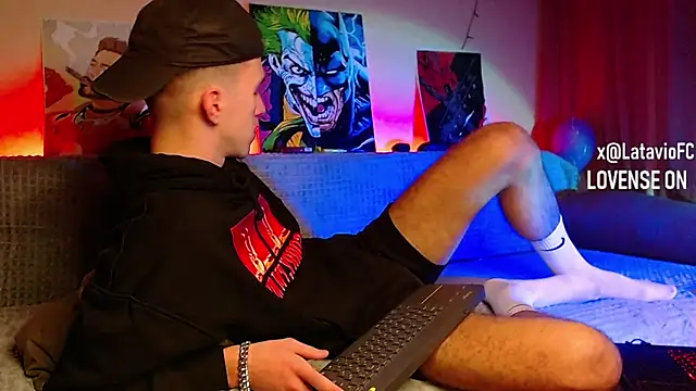 Snapshot of Midnighter_ chatting on 01/30/25, 09:04 Midnighter  online show from 01/30/25, 09:04