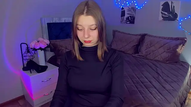 RinaMoore online show from 11/22/25, 12:59