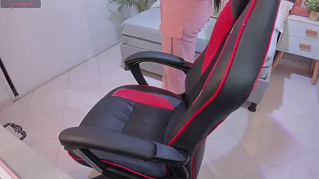 scarlet miller1 online show from 10/18/25, 12:06